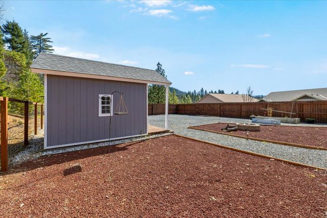 353 Cedar Ridge Drive, Cave Junction, OR 97523