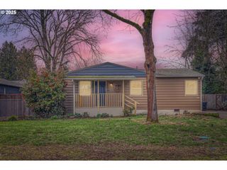 15760 Se RAINIER Ave, Clackamas, OR 97015