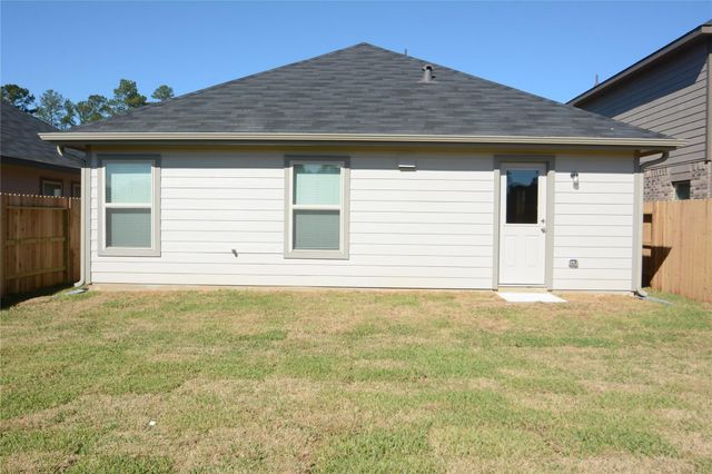 1319 Winding Willow Drive, Pinehurst, TX 77362