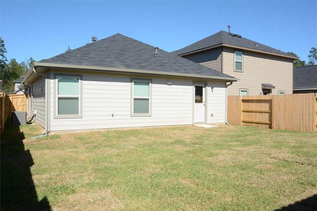 1319 Winding Willow Drive, Pinehurst, TX 77362