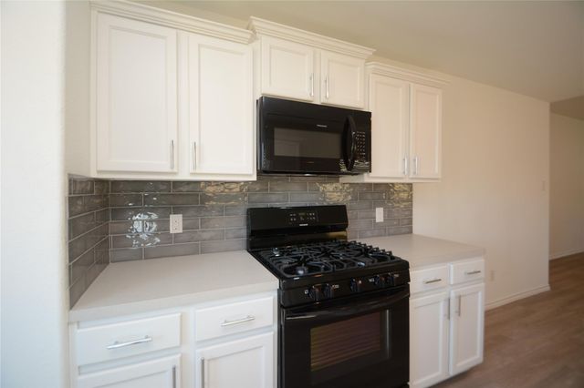1319 Winding Willow Drive, Pinehurst, TX 77362