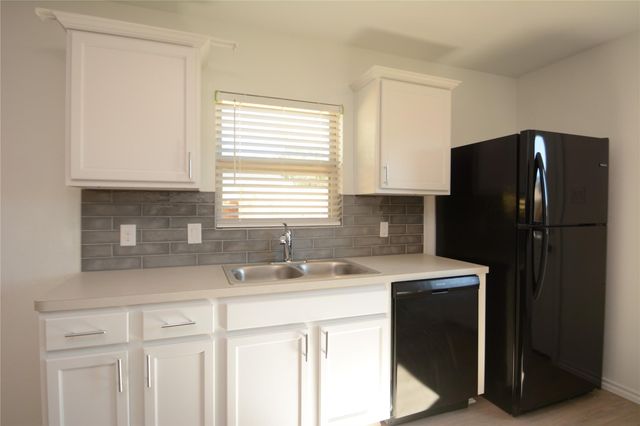 1319 Winding Willow Drive, Pinehurst, TX 77362