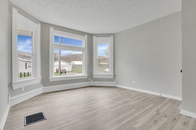 713 Moxahala Avenue, Zanesville, OH 43701