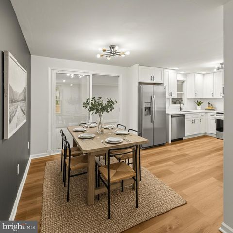 81 HUGHES DR, Abbottstown, PA 17301