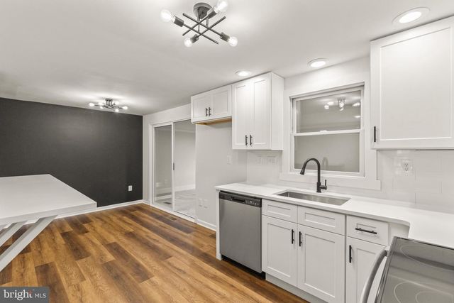 81 HUGHES DR, Abbottstown, PA 17301
