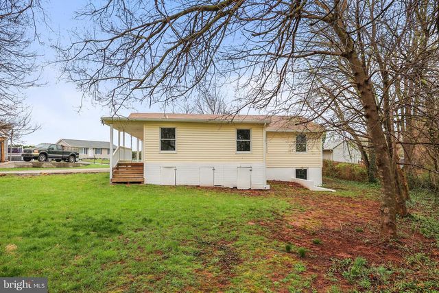 81 HUGHES DR, Abbottstown, PA 17301