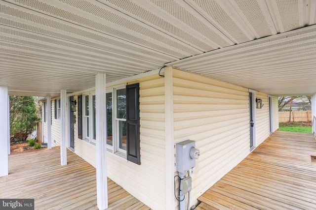 81 HUGHES DR, Abbottstown, PA 17301