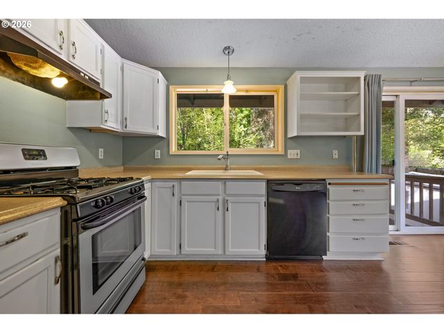 59420 PONDEROSA Dr, St Helens, OR 97051