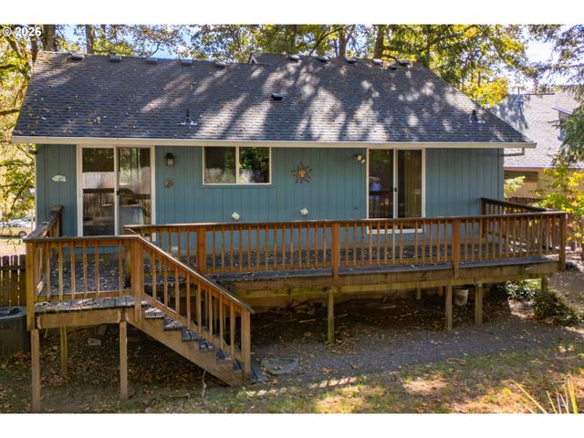 59420 PONDEROSA Dr, St Helens, OR 97051