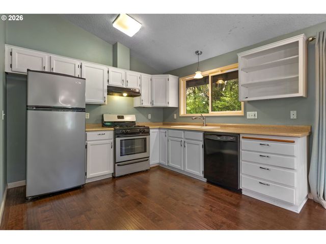 59420 PONDEROSA Dr, St Helens, OR 97051