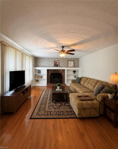 111 Goldcrest Drive DR, Chesapeake, VA 23325