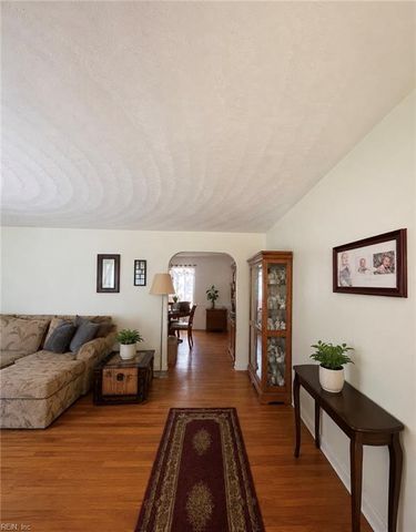 111 Goldcrest Drive DR, Chesapeake, VA 23325
