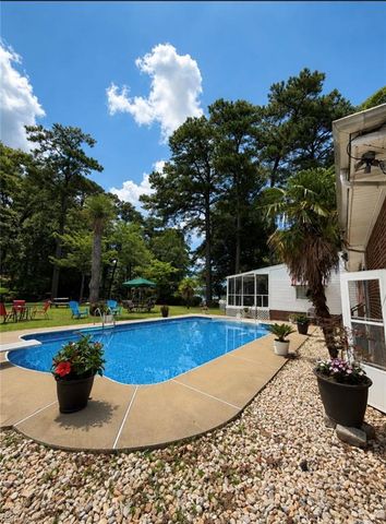 111 Goldcrest Drive DR, Chesapeake, VA 23325