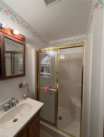 111 Goldcrest Drive DR, Chesapeake, VA 23325