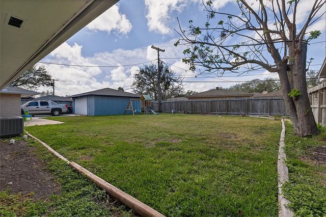 418 Sheridan Dr, Corpus Christi, TX 78412
