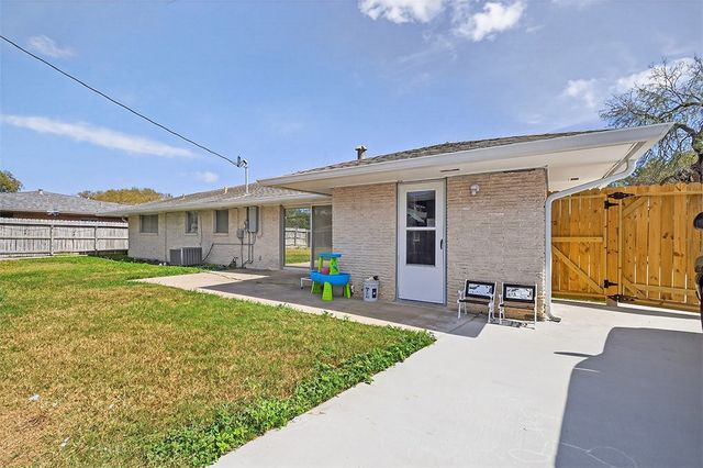 418 Sheridan Dr, Corpus Christi, TX 78412