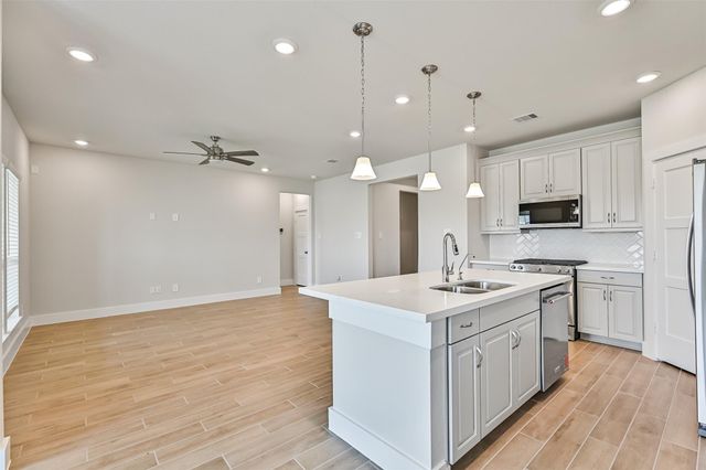 225 Magnolia Laurel Drive, Alvin, TX 77511