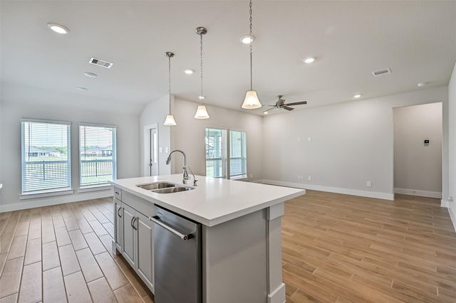 225 Magnolia Laurel Drive, Alvin, TX 77511