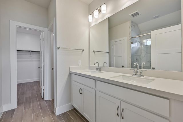 225 Magnolia Laurel Drive, Alvin, TX 77511