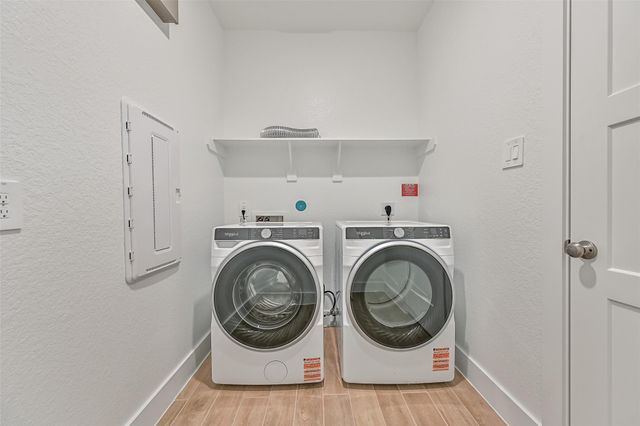 225 Magnolia Laurel Drive, Alvin, TX 77511