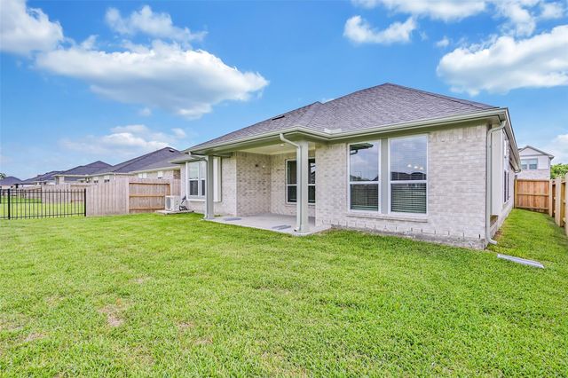 225 Magnolia Laurel Drive, Alvin, TX 77511