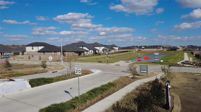 225 Magnolia Laurel Drive, Alvin, TX 77511