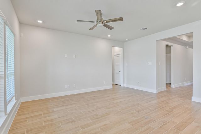 225 Magnolia Laurel Drive, Alvin, TX 77511