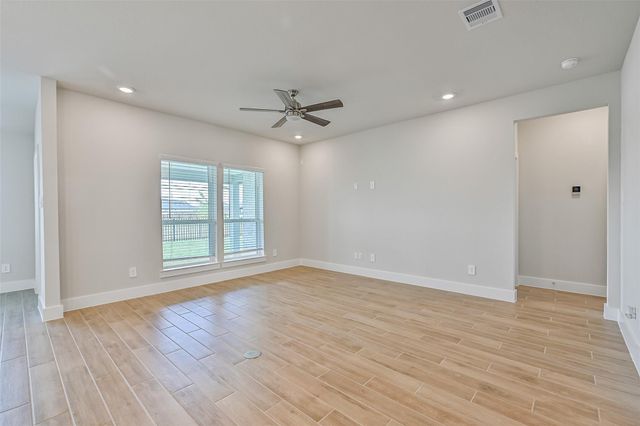 225 Magnolia Laurel Drive, Alvin, TX 77511