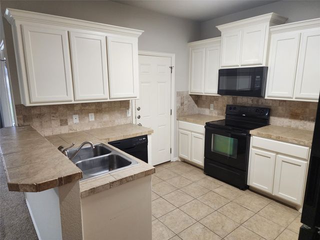 151 N Meadows Drive N, Granbury, TX 76048