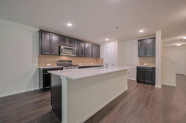2011 Lost Timbers Drive, Conroe, TX 77304