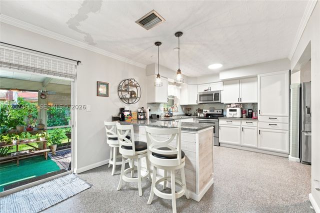 1540 NE 34th St, Pompano Beach, FL 33064