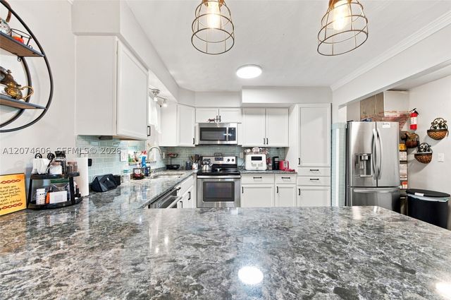 1540 NE 34th St, Pompano Beach, FL 33064