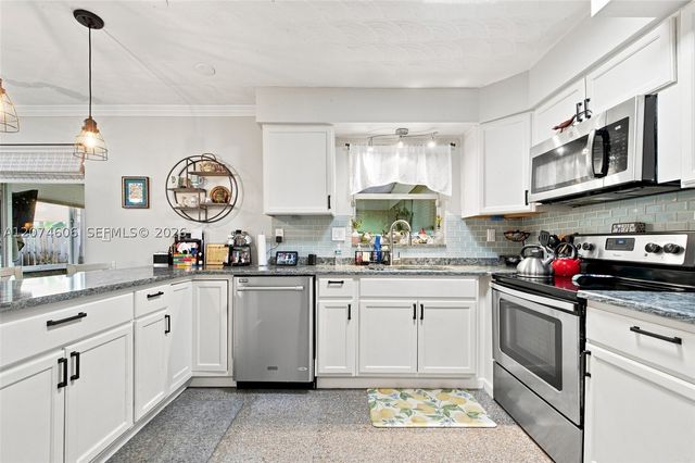 1540 NE 34th St, Pompano Beach, FL 33064