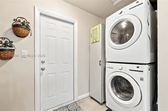 1540 NE 34th St, Pompano Beach, FL 33064