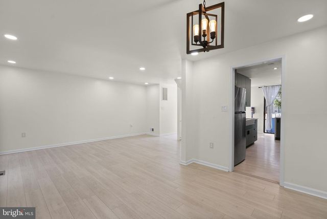 8002 INVERNESS RIDGE RD, Potomac, MD 20854