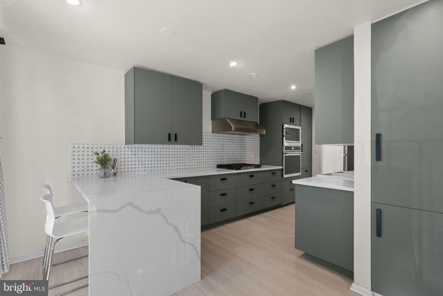 8002 INVERNESS RIDGE RD, Potomac, MD 20854