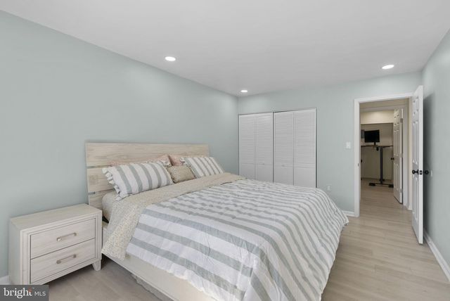 8002 INVERNESS RIDGE RD, Potomac, MD 20854