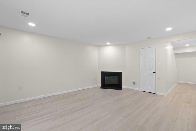 8002 INVERNESS RIDGE RD, Potomac, MD 20854