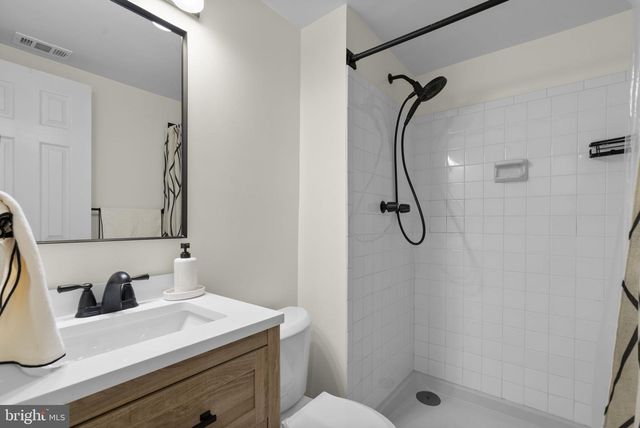 8002 INVERNESS RIDGE RD, Potomac, MD 20854