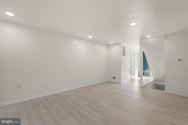 8002 INVERNESS RIDGE RD, Potomac, MD 20854