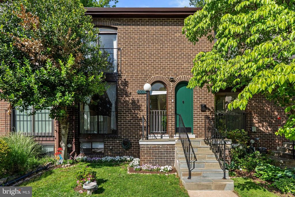 8002 INVERNESS RIDGE RD, Potomac, MD 20854