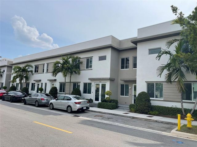 6472 NW 103rd Pl, Doral, FL 33178