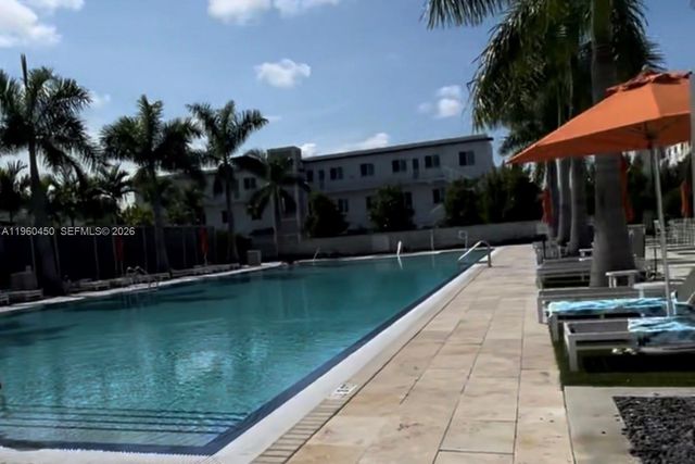 6472 NW 103rd Pl, Doral, FL 33178