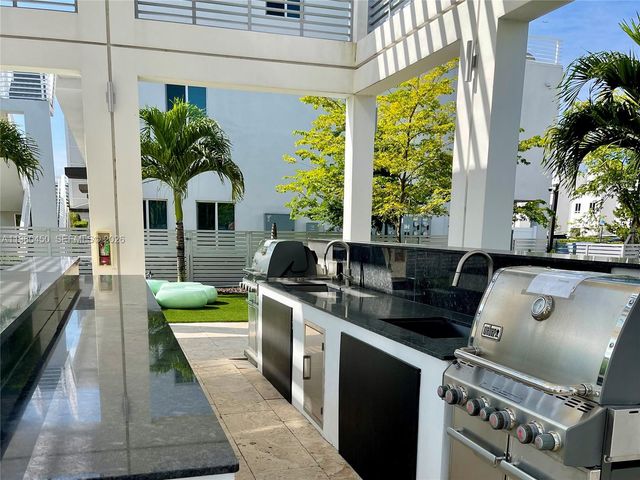 6472 NW 103rd Pl, Doral, FL 33178