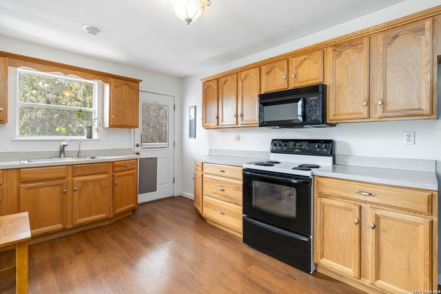 21927 PARK VIEW DR, Garden Ridge, TX 78266