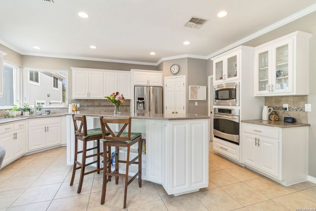 21927 PARK VIEW DR, Garden Ridge, TX 78266