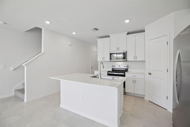 713 SPARTINA WAY, Lady Lake, FL 32159