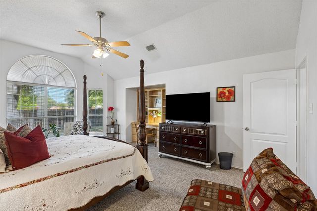 433 Sherwood Court, Burleson, TX 76028