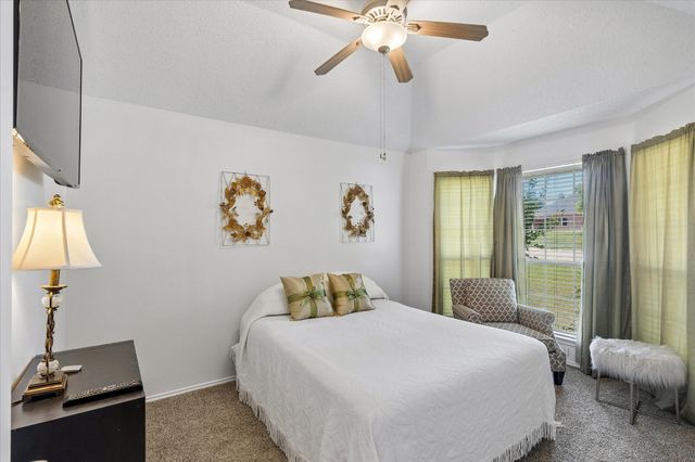 433 Sherwood Court, Burleson, TX 76028