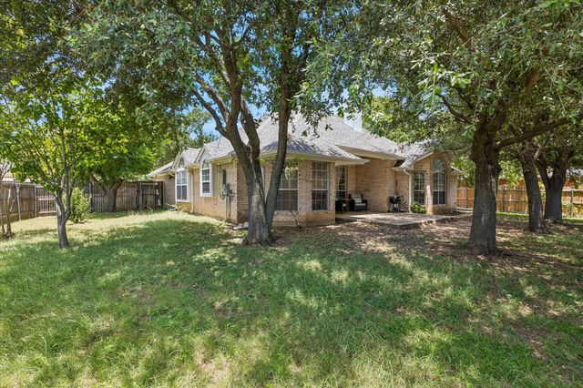 433 Sherwood Court, Burleson, TX 76028
